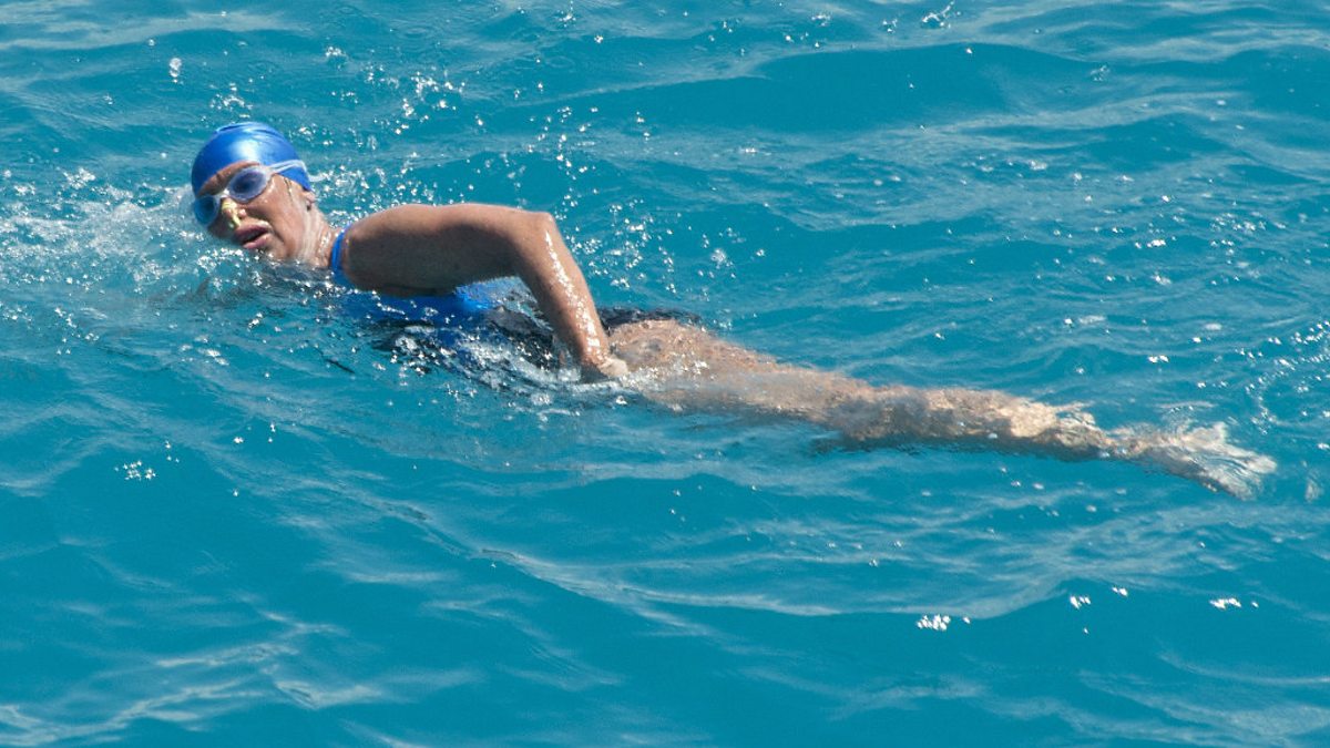 Гвен йоргенсен. Влияет ли купальник на скорость плавания. Swim like a fish. Swimming coach. Кэти ледеки.