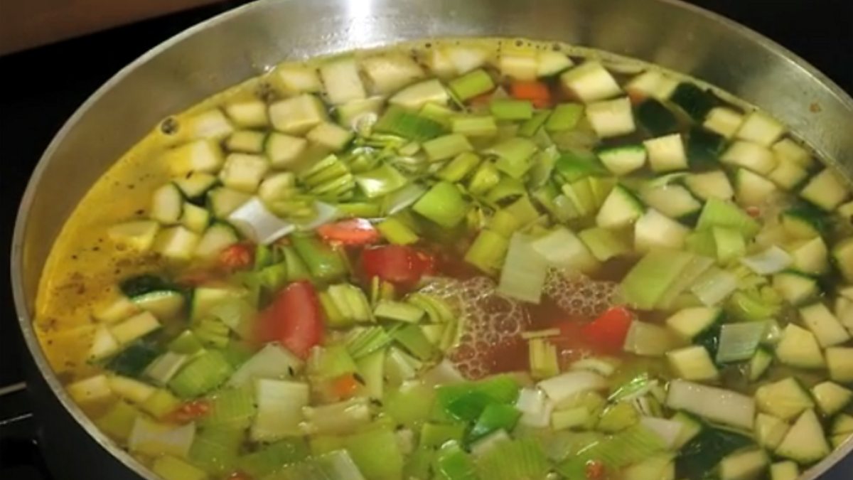 BBC One Grow It, Cook It, Eat It, Episode 1, Dudley's summer