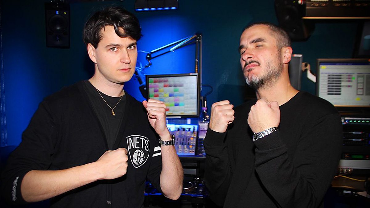 Zane lowe. Рация Zane Lowe.