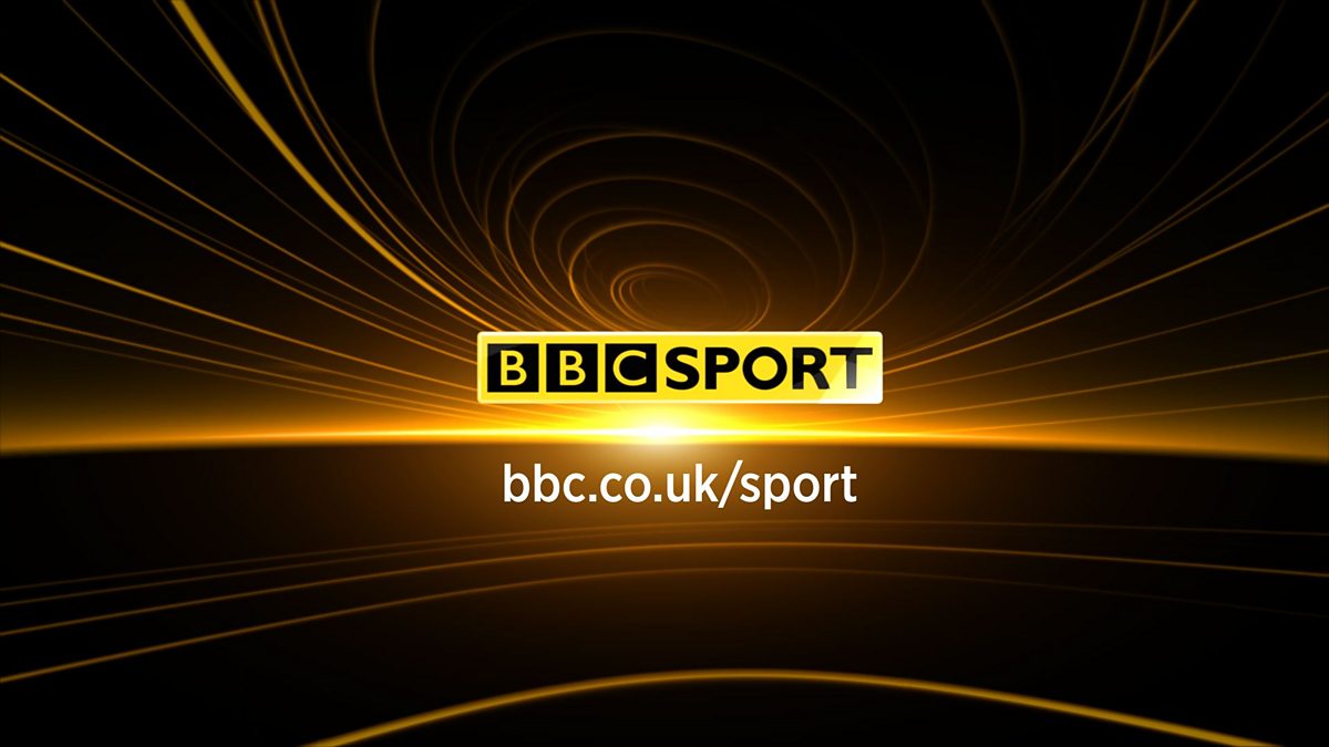 Bbc Sport Watch bizarre moment BBC Sport presenter 'pretended to use
