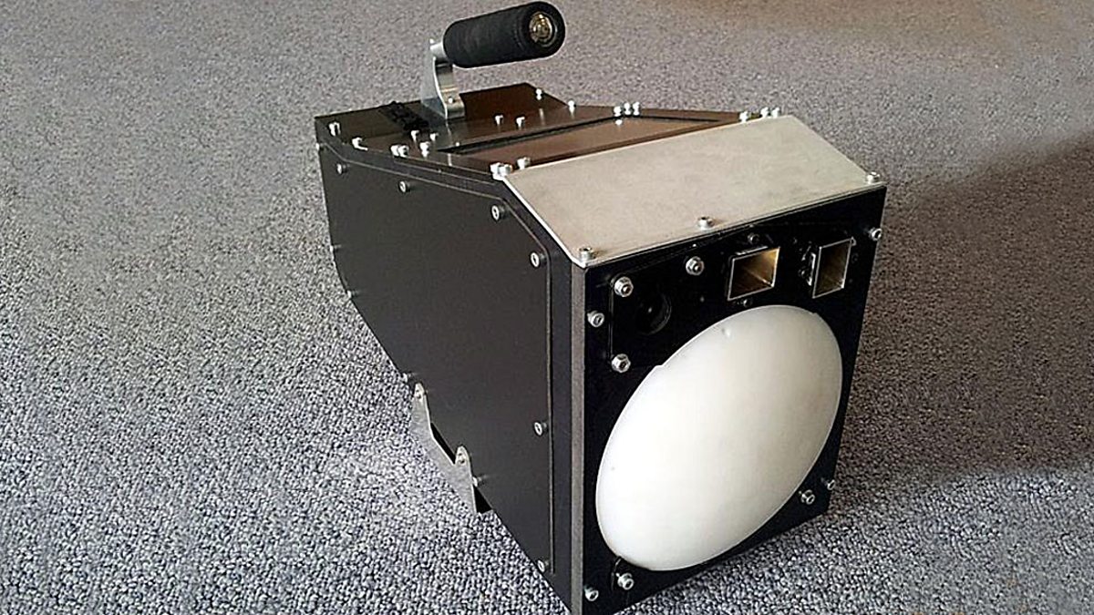 BBC World Service - Digital Planet, Scanning Concealed Weapons