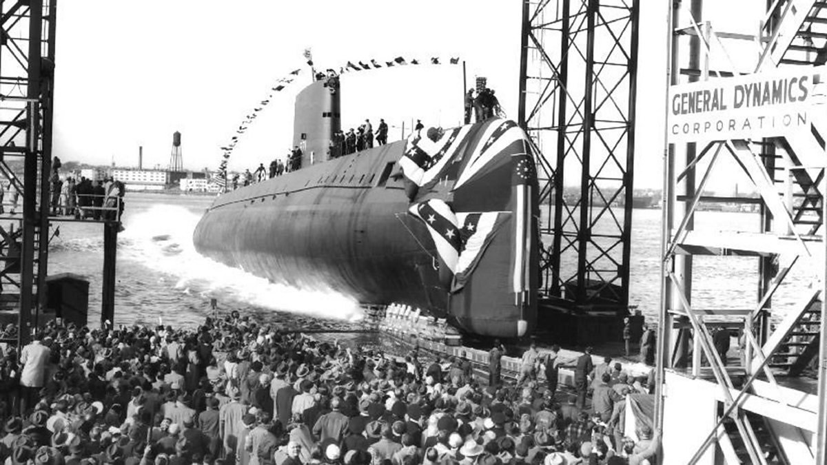 Где был спущен на воду первый. Наутилус подводная лодка 1954. Атомная подводная лодка Наутилус. USS Nautilus подводная лодка. Атомная подводная лодка 1954.