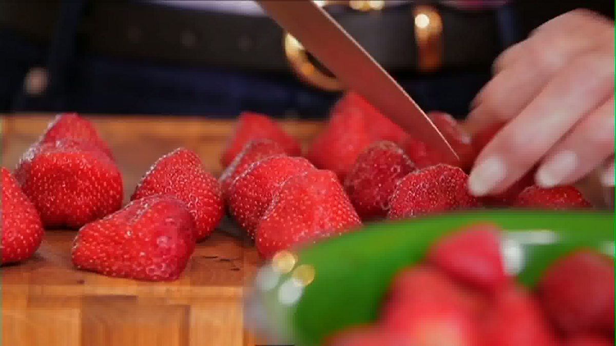 BBC Two - Mary Berry Cooks, Afternoon Tea, Homemade strawberry jam