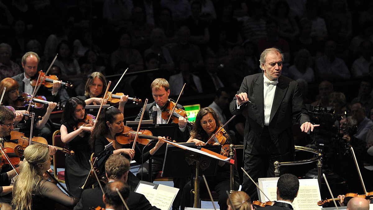 мировой оркестр. дирижер оркестра "вагнер". 1904 год первый концерт дал лондонский симфонический оркестр. World orchestra. вальс оркестр танец.