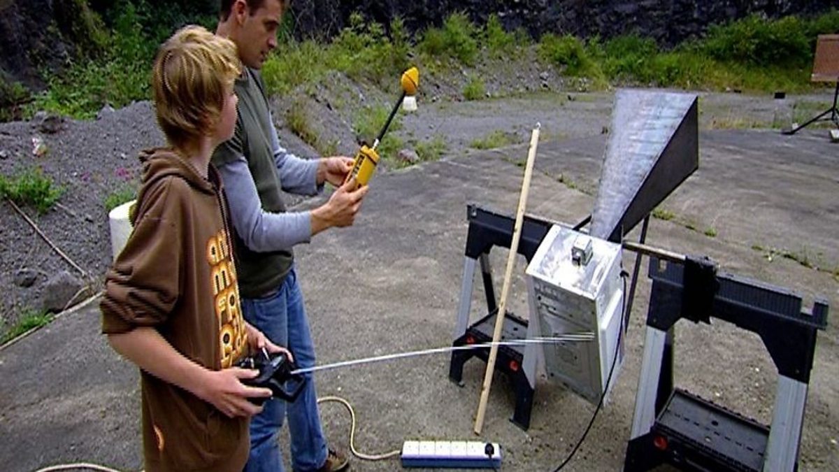 BBC One Bang Goes the Theory, Jem's microwave raygun