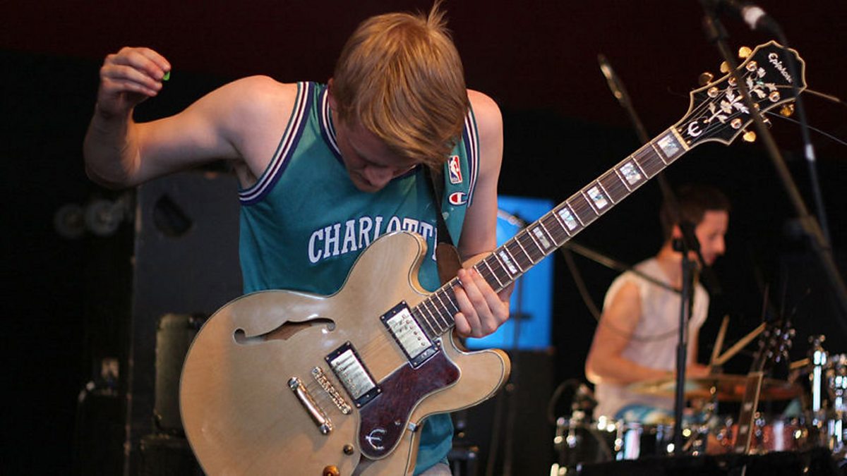 BBC Music Glastonbury, Dog Is Dead Glockenspiel Song