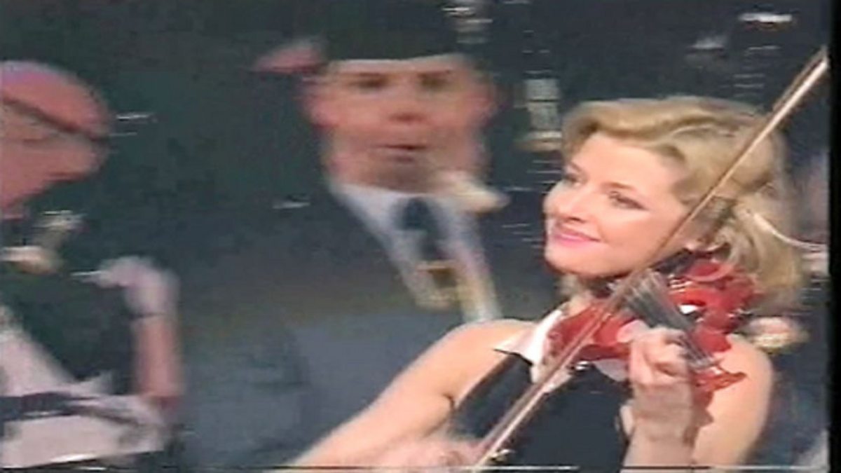 BBC Two UlsterScots Night, Scottish Medley on Pipes, Drums and Fiddle