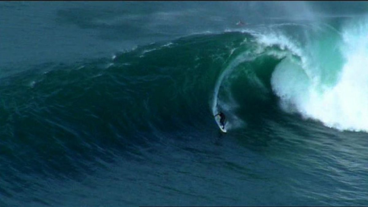 BBC Two Coast, Series 3, Galway to Baltimore, Surfing Aileen