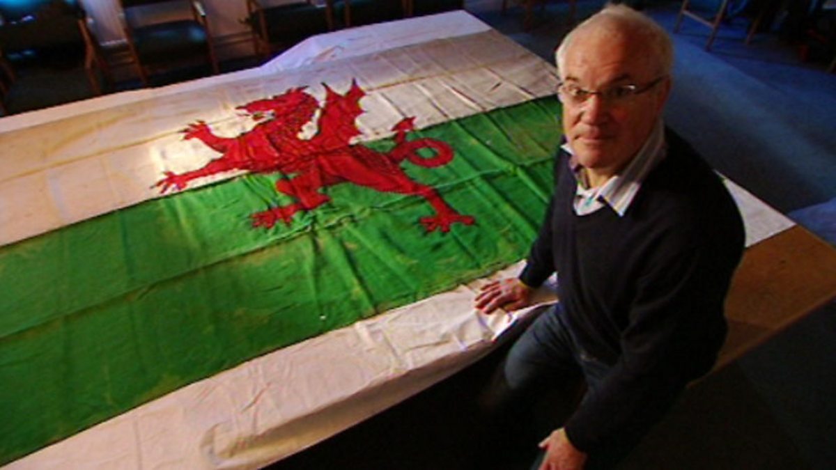 BBC Two - Welsh Icons, History of the Welsh Flag