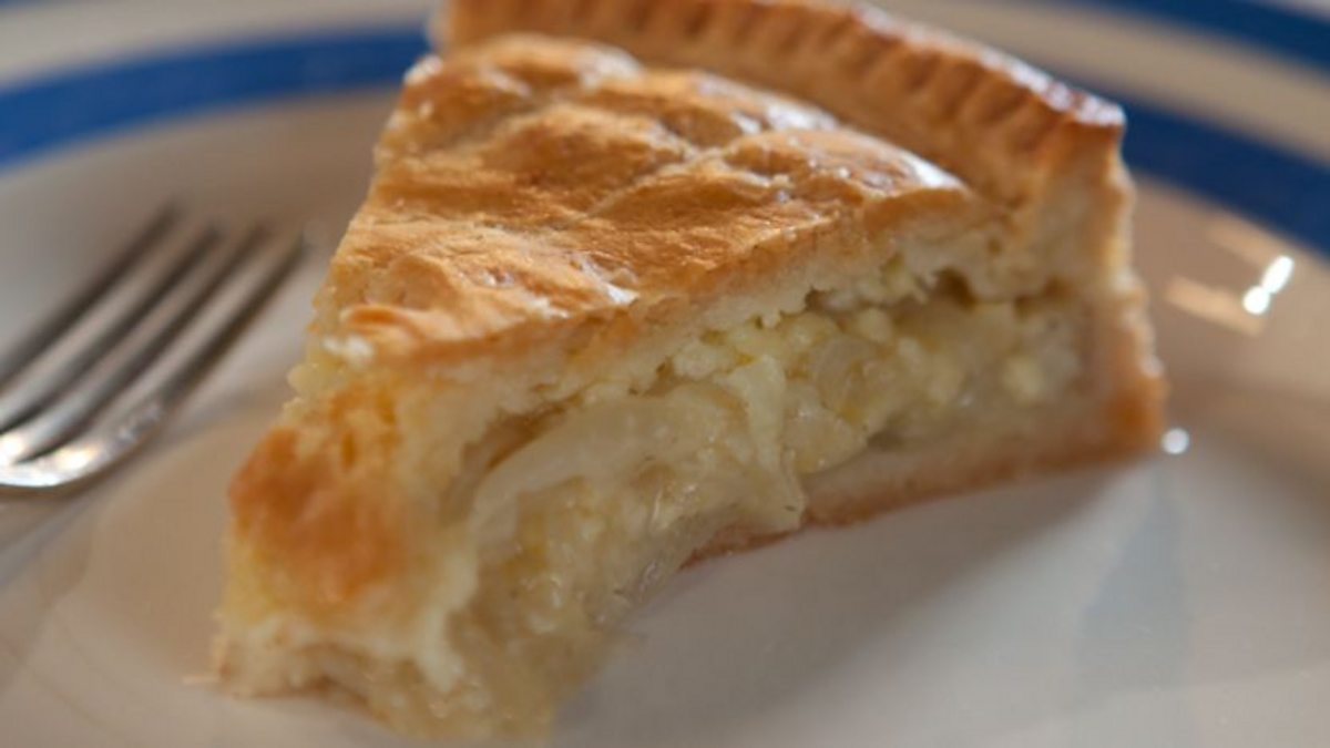 BBC One The Good Cook, Episode 4, How to make cheese and onion pie