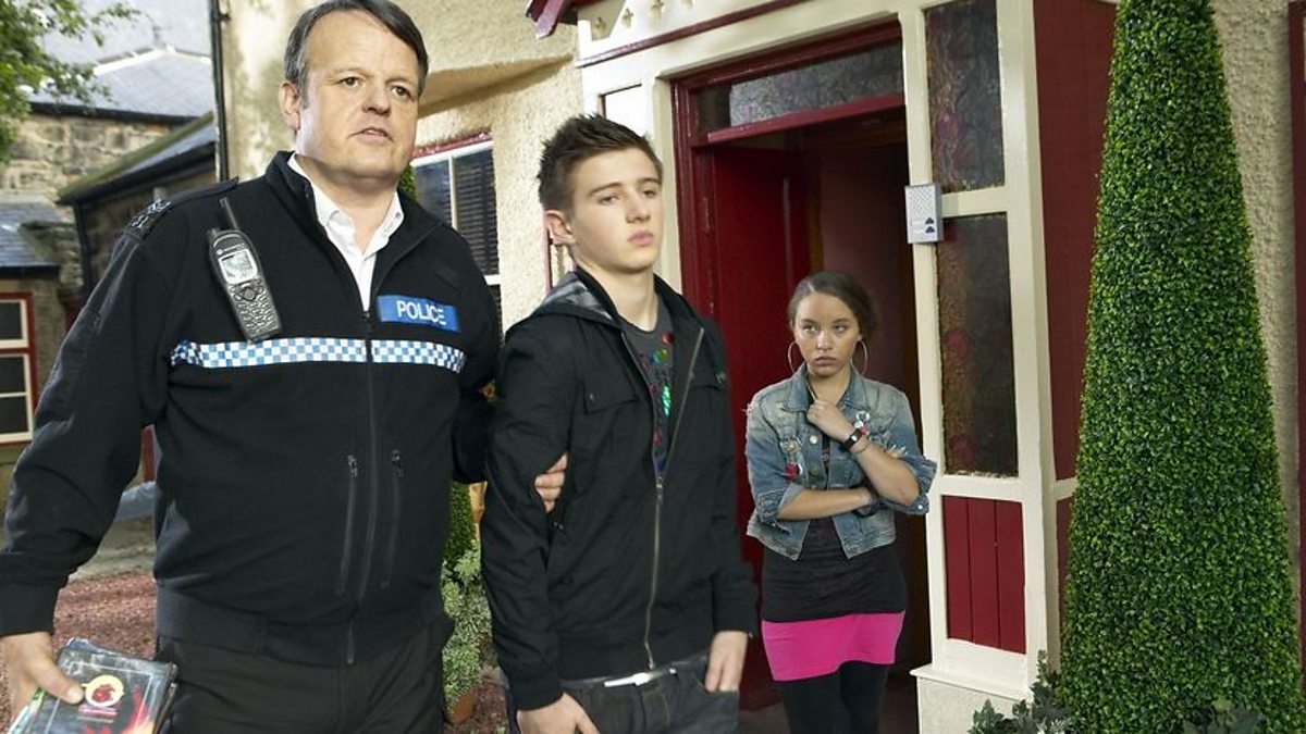 BBC - CBBC - The Tracy Beaker Survival Files - Tales From The Dumping ...