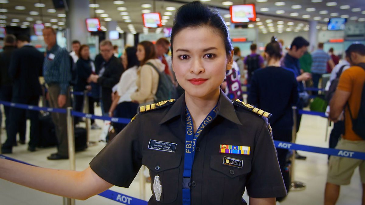 Бангкок девушки. Бангкок девушки фото. Бангкок аэропорт охранницы. Девушка аэропорт Китай. Тайский аэропорт девушки охрана.