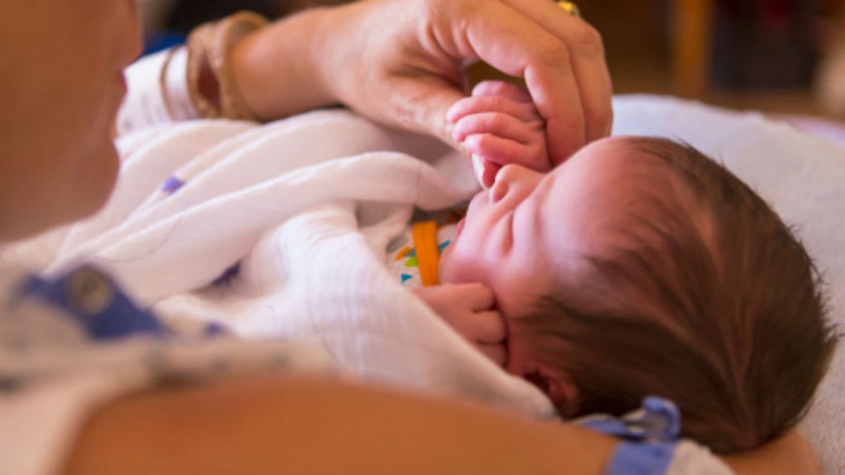 BBC Radio 5 Live 5 Live In Short, Threeperson babies how will it work?