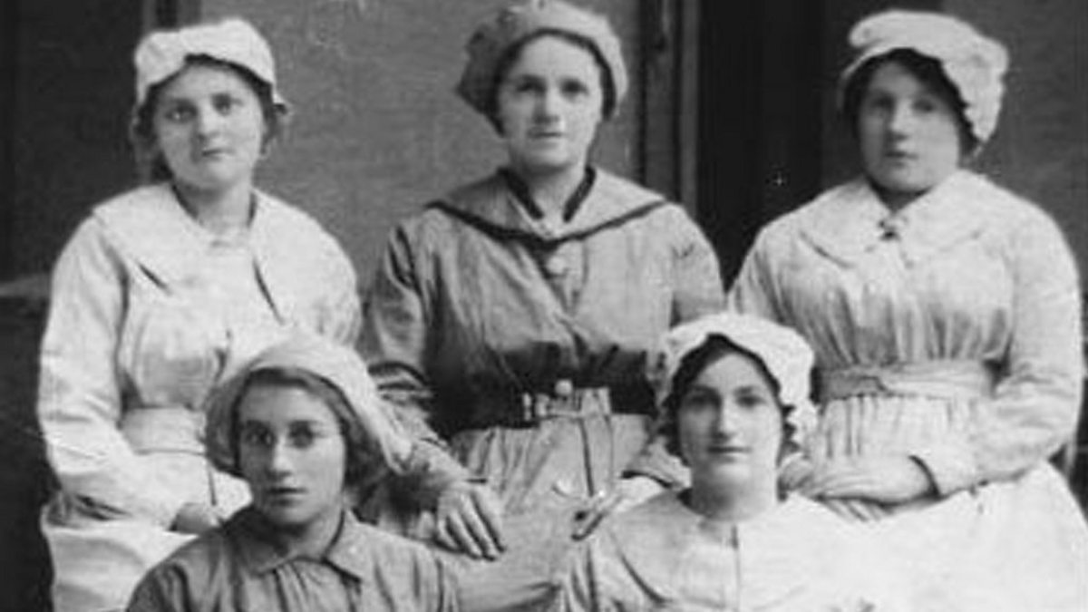 BBC - World War One At Home, Montague Street, Lemington: Canary Island