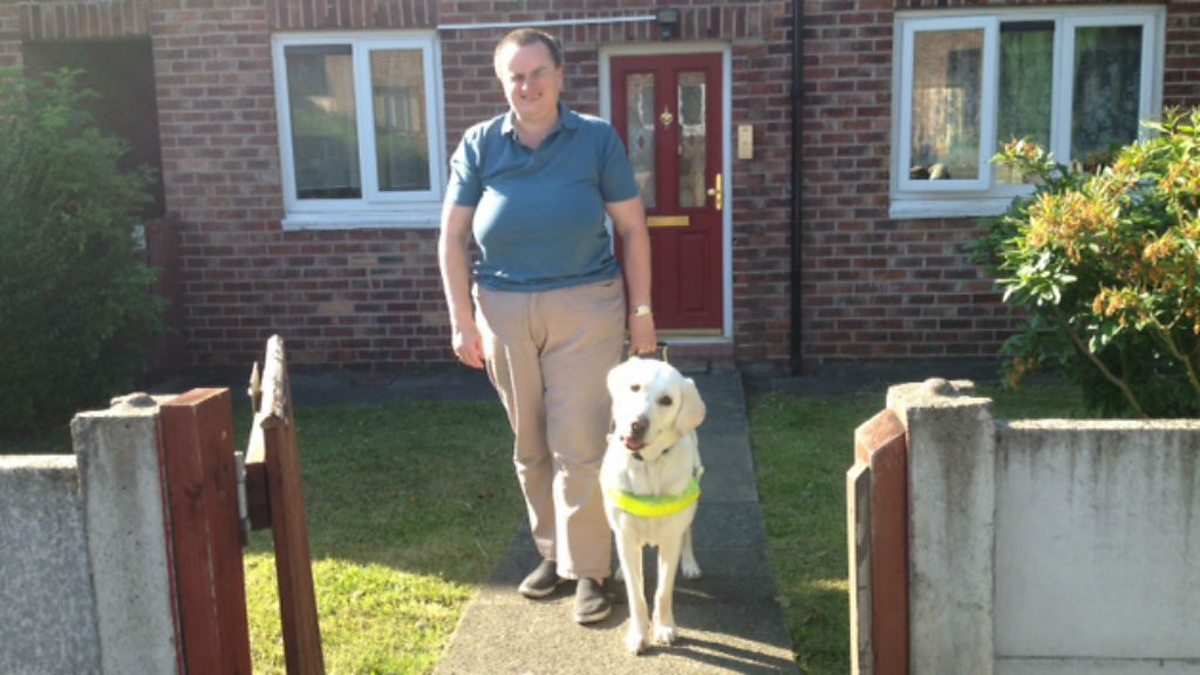 BBC Radio 5 Live 5 Live In Short, Guide dog user Cars parking on