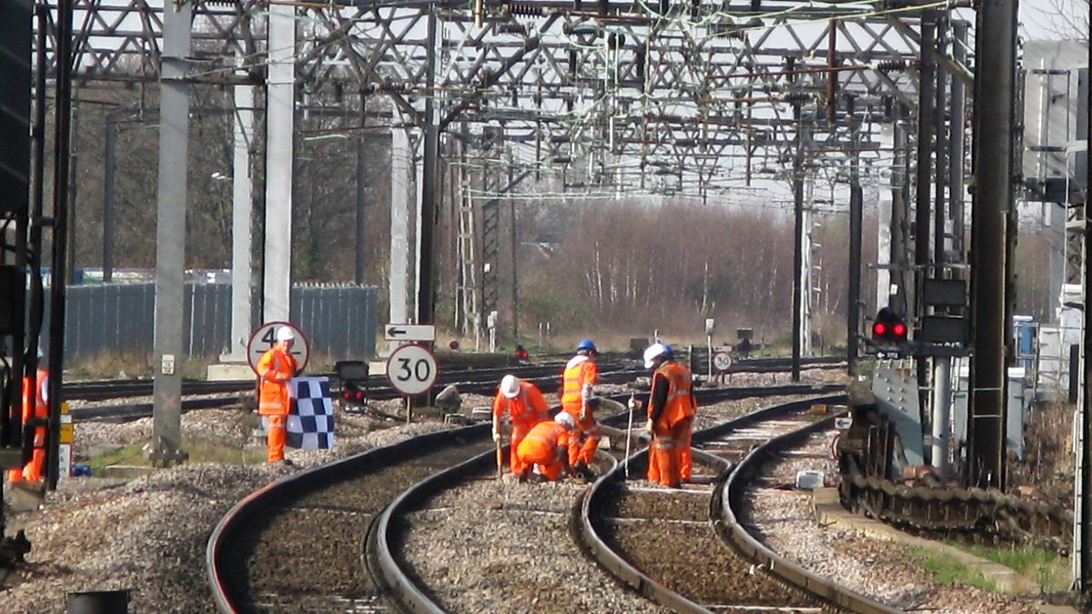 BBC Radio 4 - File on 4, Off Track: Network Rail