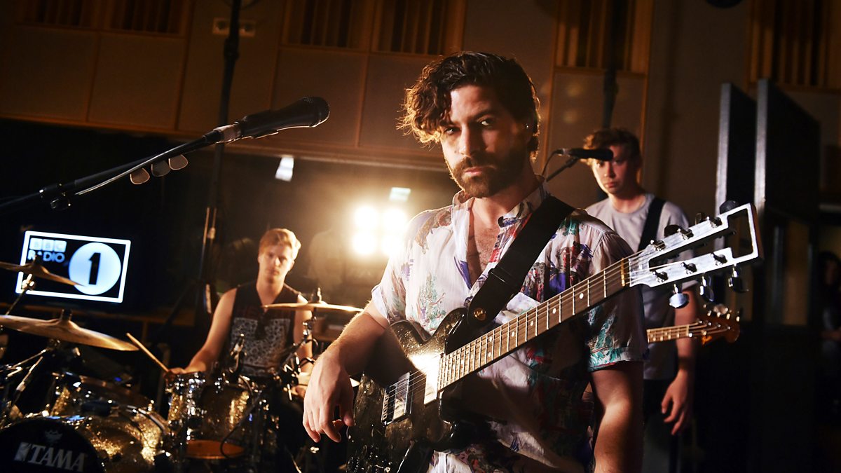 Mountain at my gates. Foals bbc. Maida Vale группа Tales. Гитарист pretty Vicious. Foals мерч.