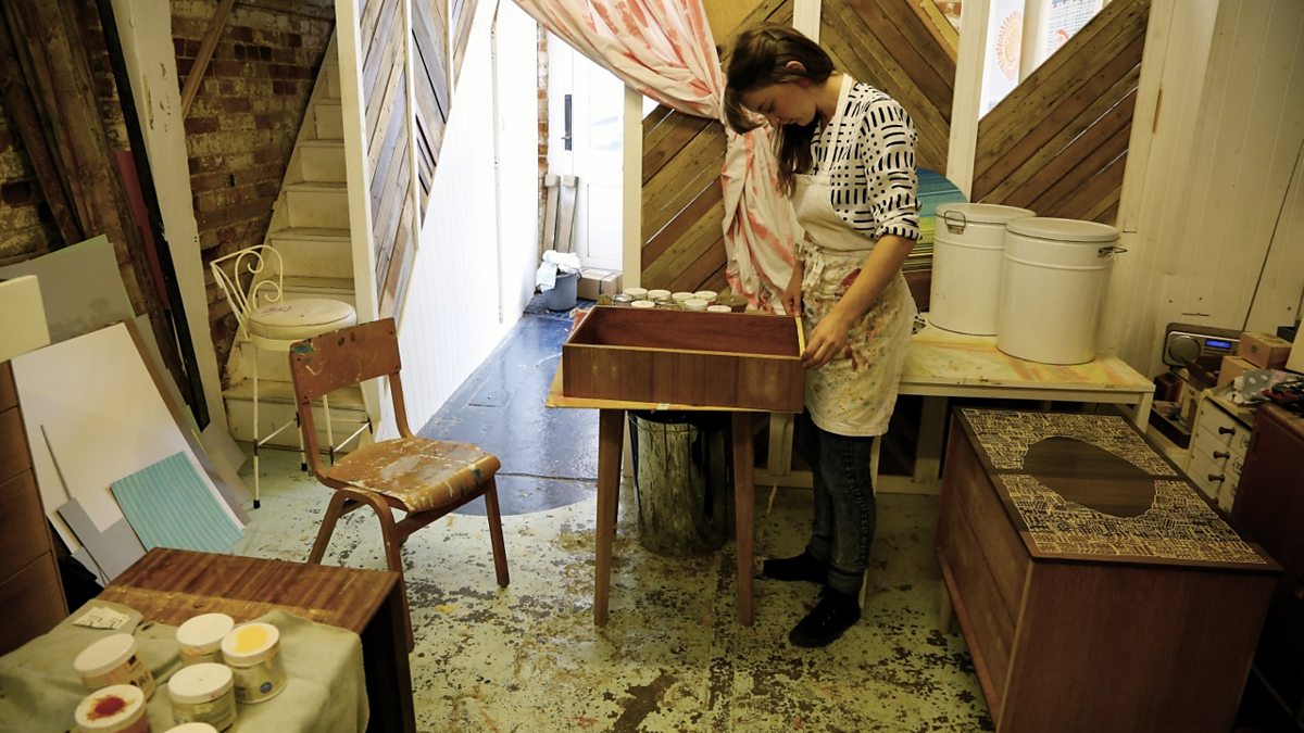 BBC One Money for Nothing, Series 1, Episode 3, Can Zoe turn an old