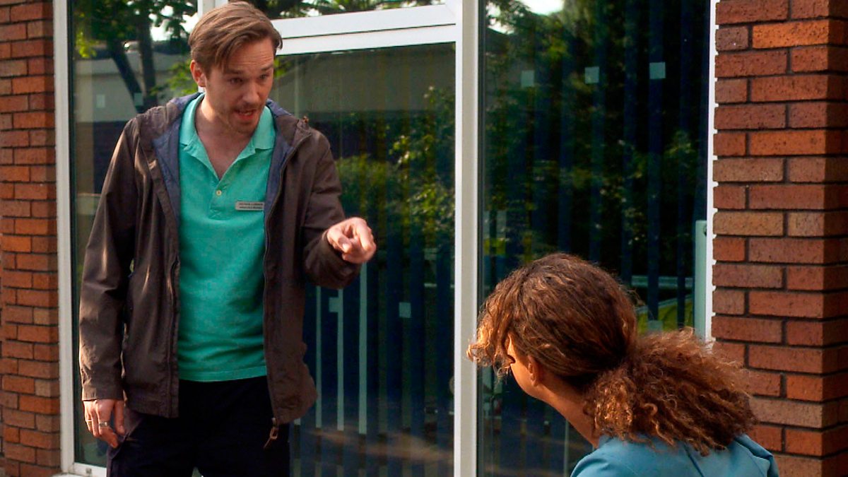 Doctors izle. Série Rose, Episode "the student".