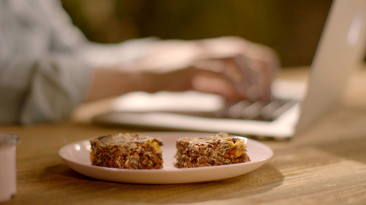 BBC Two - Simply Nigella, Episode 2, Breakfast Bars 2.0