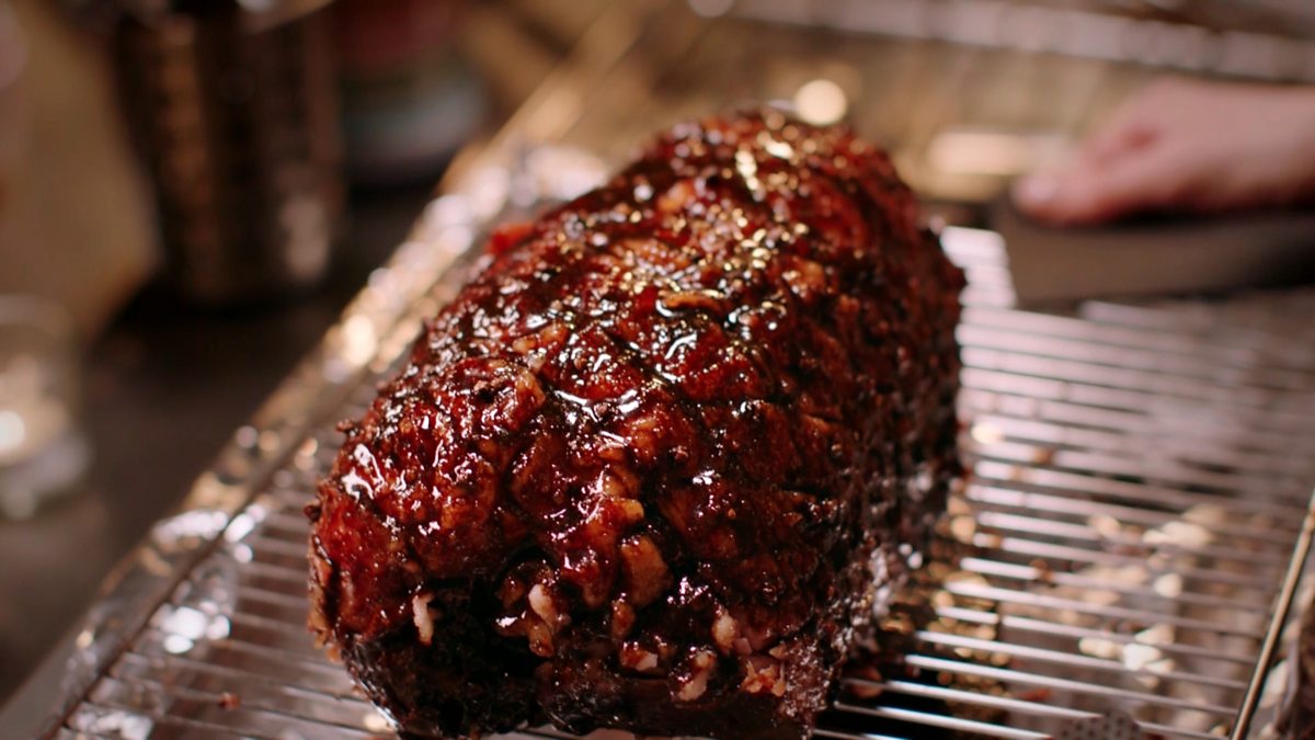 bbc-two-simply-nigella-christmas-special-slow-cooked-black-treacle-ham