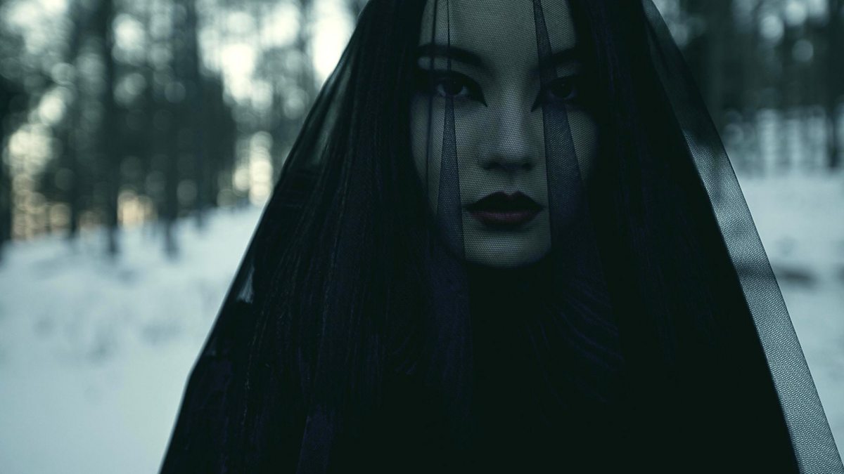 The lady of the house of love setting image