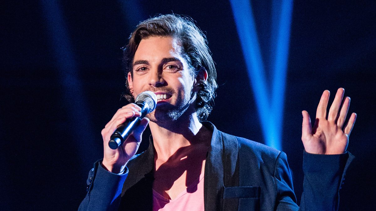 Tom Read Wilson performs ‘Accentuate The Positive’