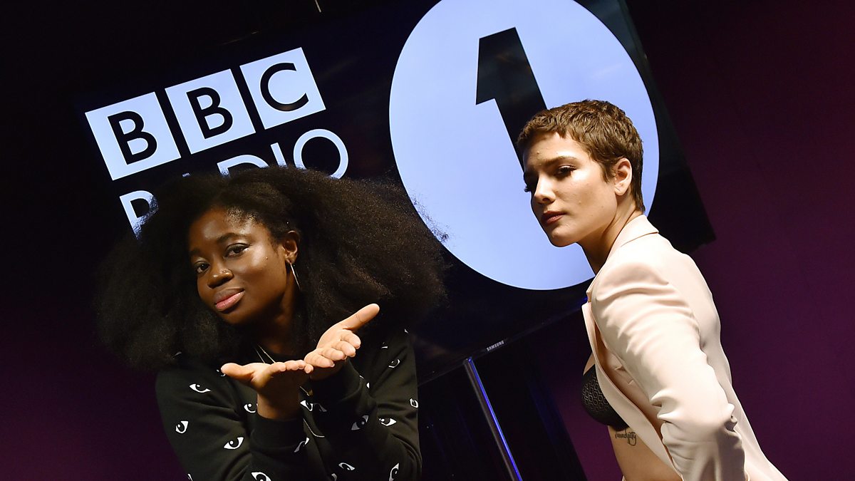 Bbc radio 1. Halsey Клара. Om "bbc Radio 1". Bbc Radio 1 Relax. Bbc Radio 1 banner.