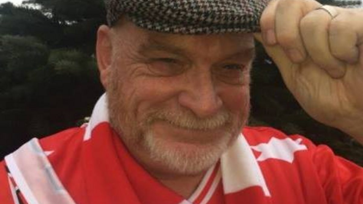 barnsley fc flat cap