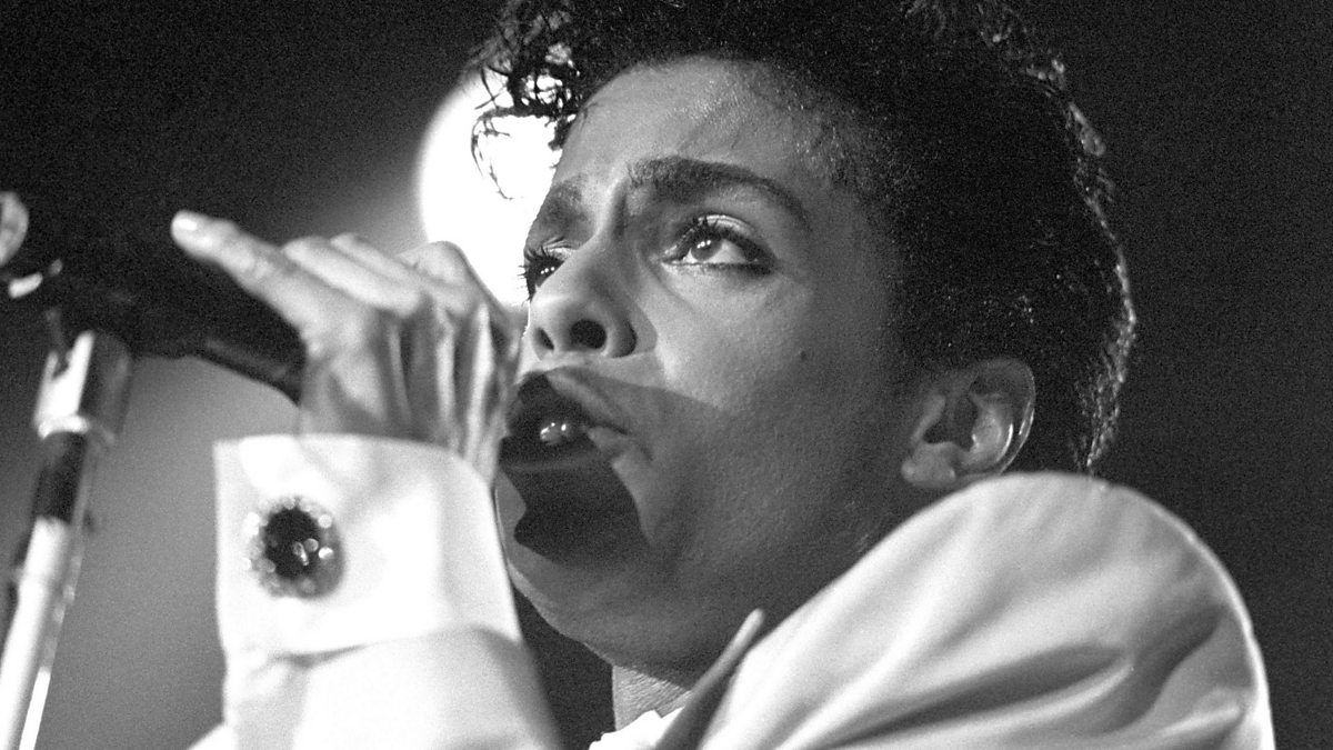 Prince dies. Prince "Parade". Американский певец судья Voice. Prince Rogers в молодости.