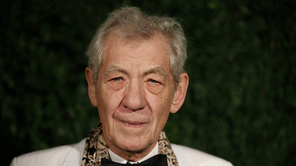 Иэн маккеллен в молодости. Иэн маккеллен красавица и чудовище. Ники маккеллен ютуб. Иэн маккеллен молодой. Ники маккеллен ютуб.