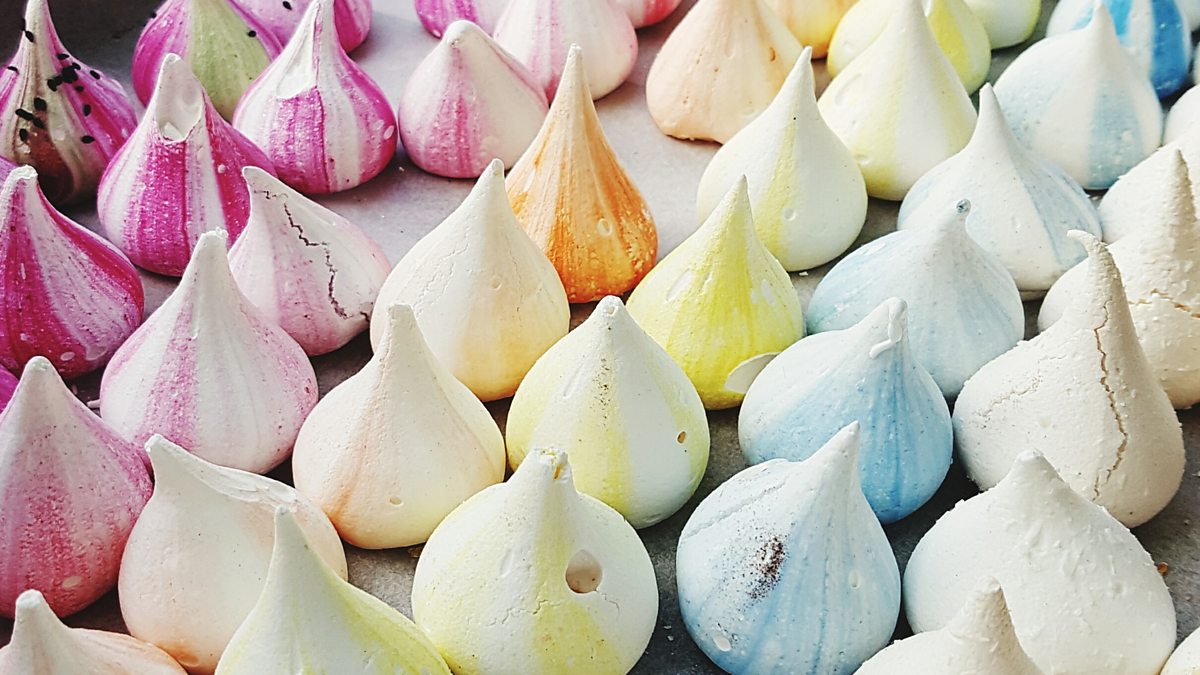 BBC Radio 4 Extra Laurie Graham Perfect Meringues