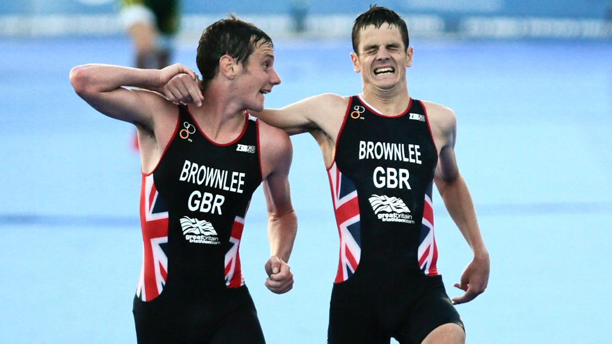 Alistair brownlee. Братья браунли триатлон. Finish brothers. Братья браунли триатлон. Олимпийский чемпион алистер браунли и брат.