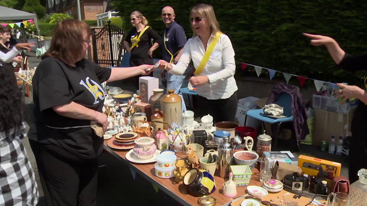BBC One Street Auction, Series 1, Abergavenny, A community in
