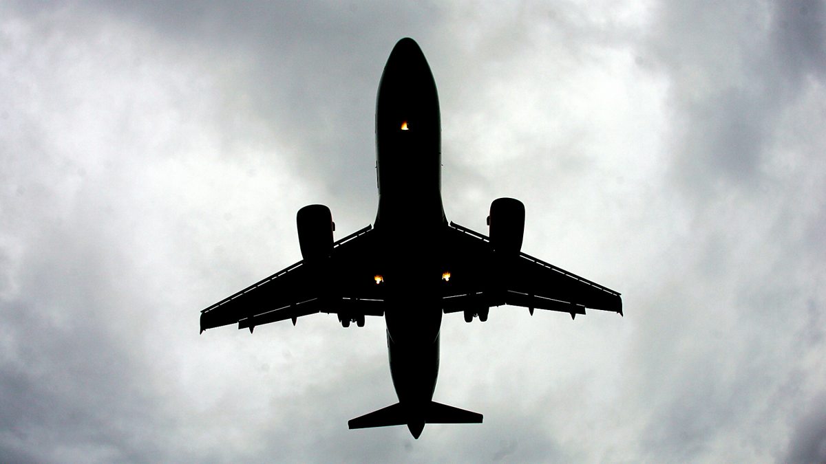 BBC Radio 5 Live - 5 Live In Short, Air stewardess reveals ‘mile high club’ truth