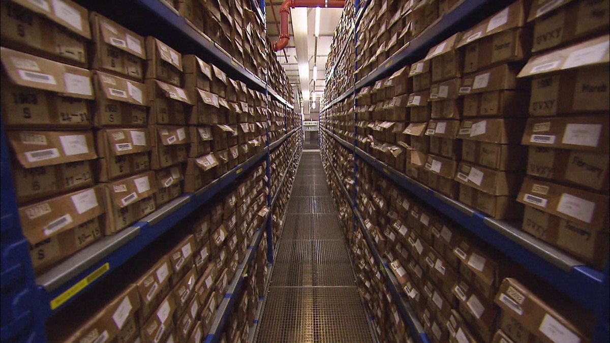 BBC One Antiques Road Trip, Series 11, Paul Laidlaw gets his hands on