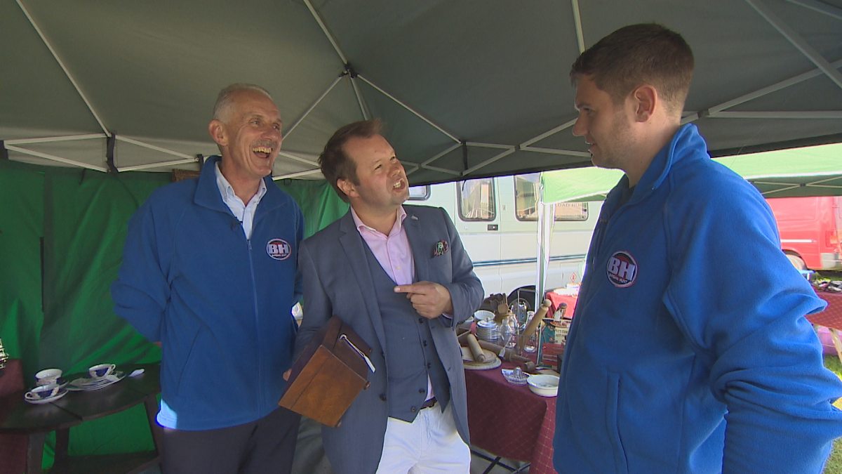 BBC One Bargain Hunt, Series 46, Oswestry 7, The blues show off their