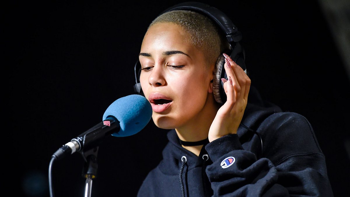 Jorja smith фото