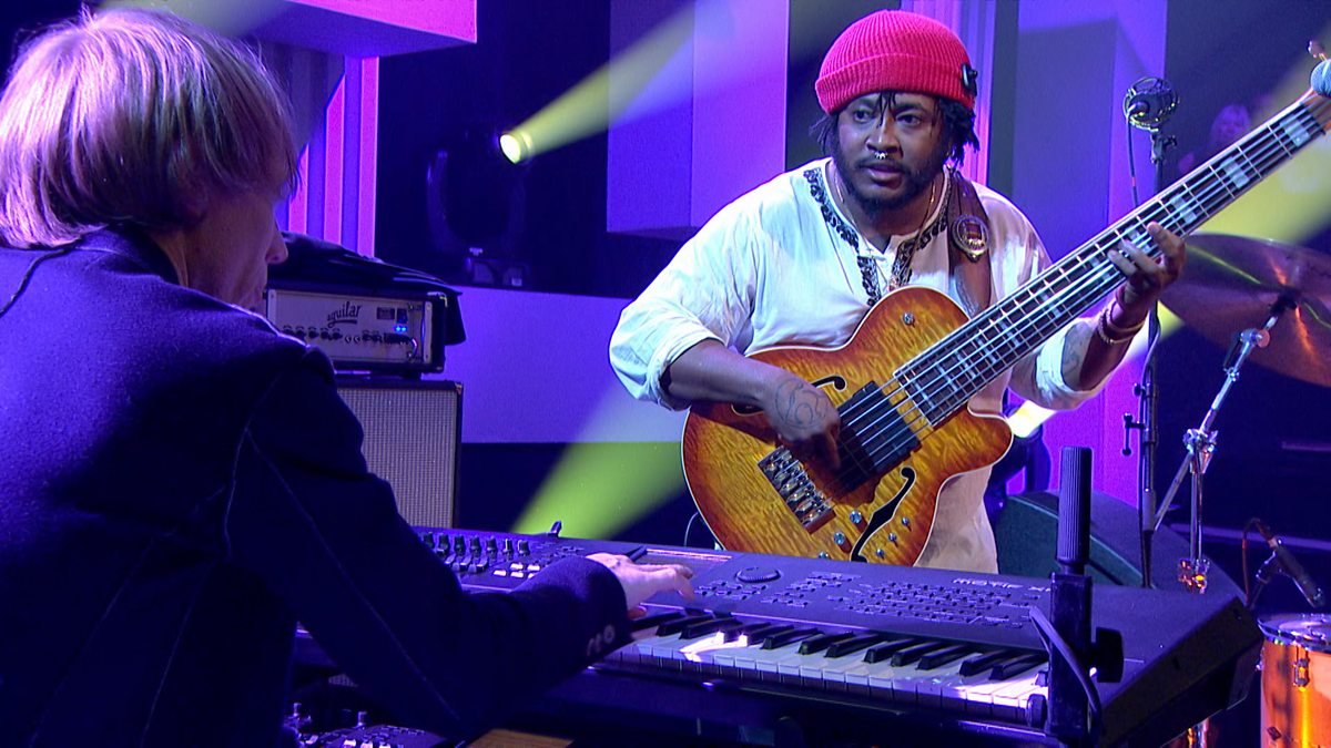 Песня them changes. Thundercat музыкант на рабочий стол. клип thundercat them changes du future. песня видео ритмы песня песня thundercat them changes.