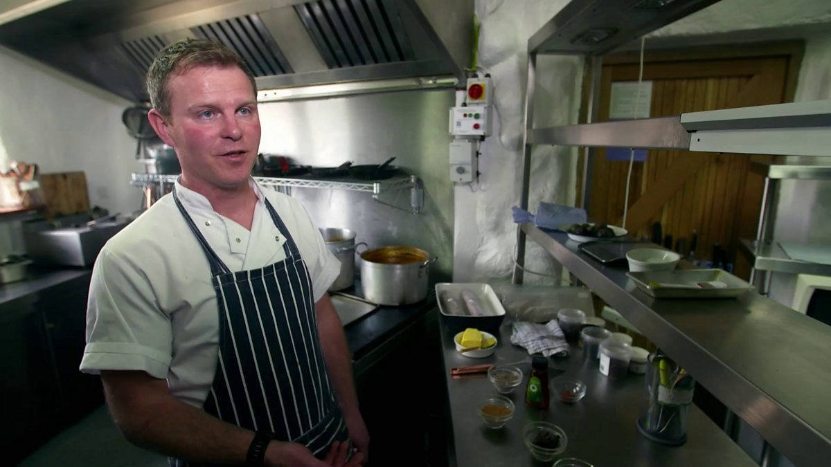 BBC One Our Lives, Series 1, The Bug Grub Couple, The best way to