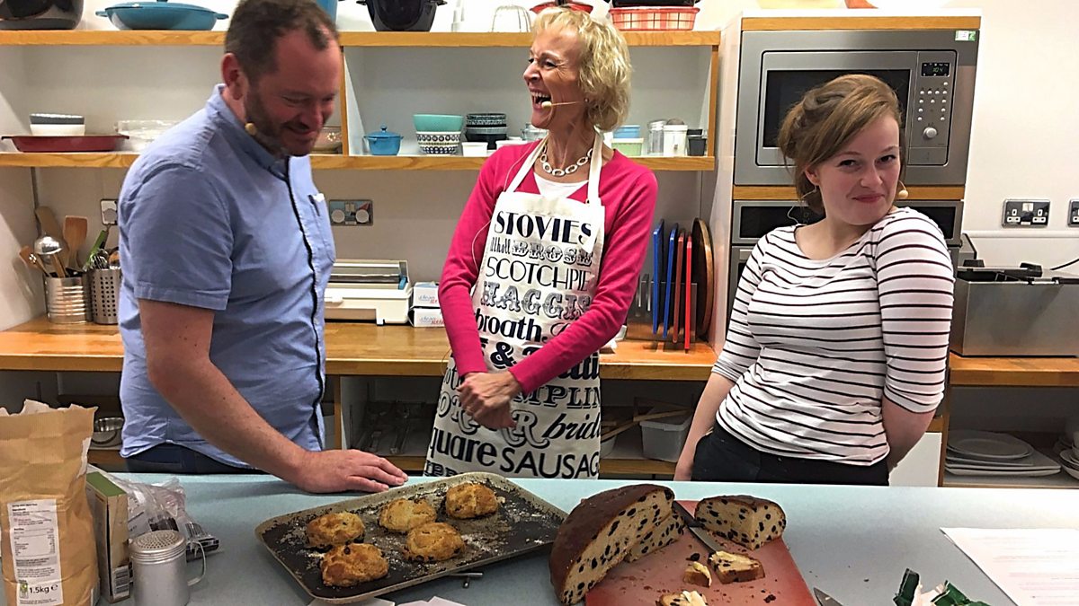 BBC Radio Scotland The Kitchen Café, Kitchen Cafe Classics Bakes