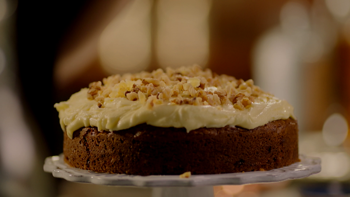 bbc-two-nigella-at-my-table-ginger-and-walnut-carrot-cake