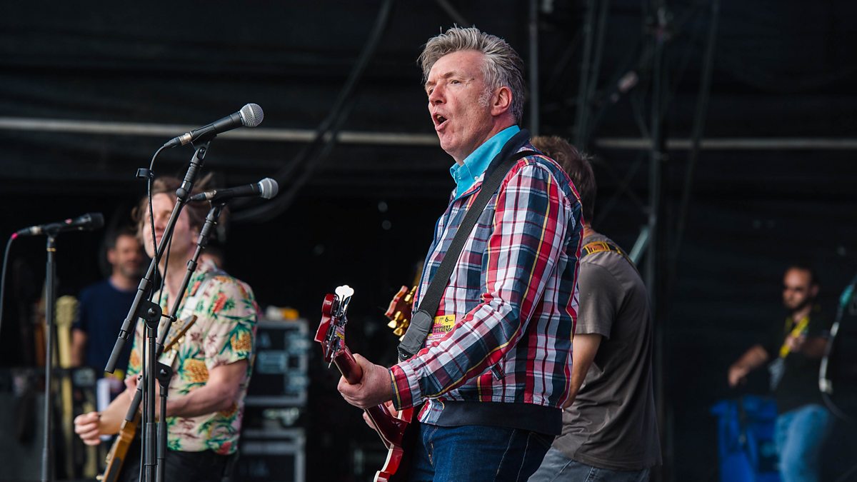BBC Music - Biggest Weekend, Ash perform Teenage Kicks with ..., image size:1200x675