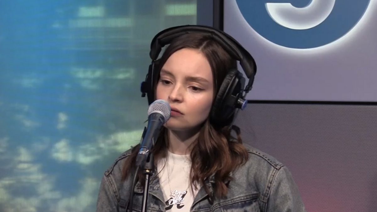 BBC Radio 5 Live - 5 Live In Short, CHVRCHES perform 'The Mother We Share'