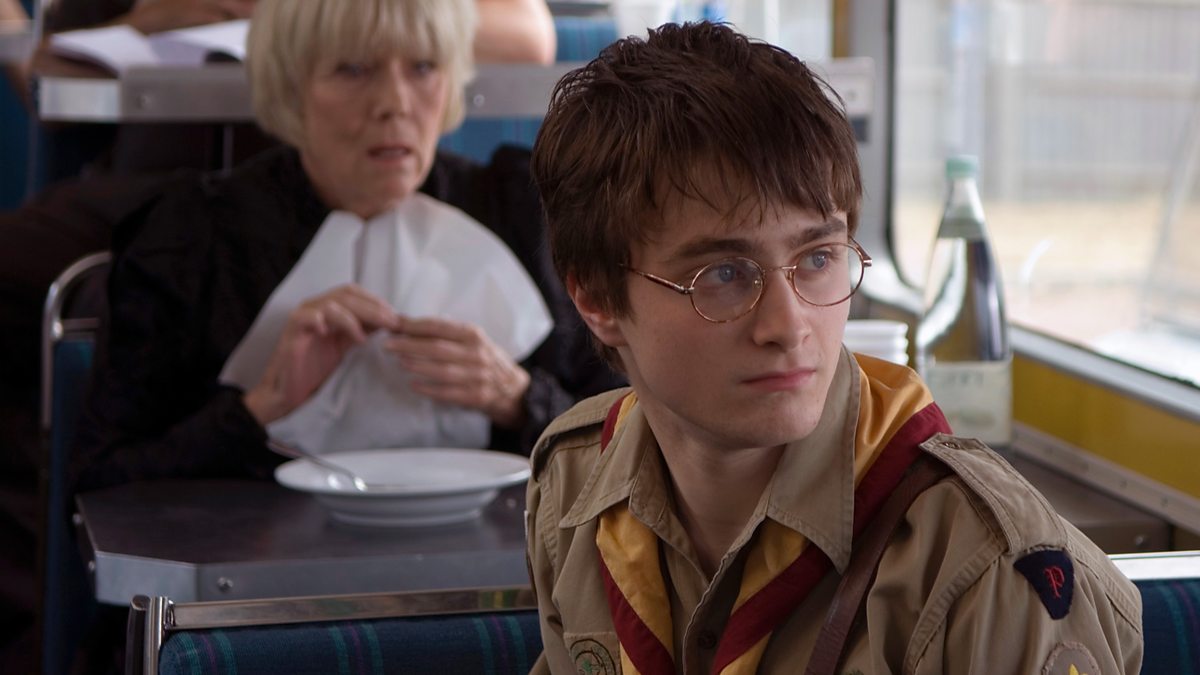 BBC One - Extras, Series 2, Episode 3