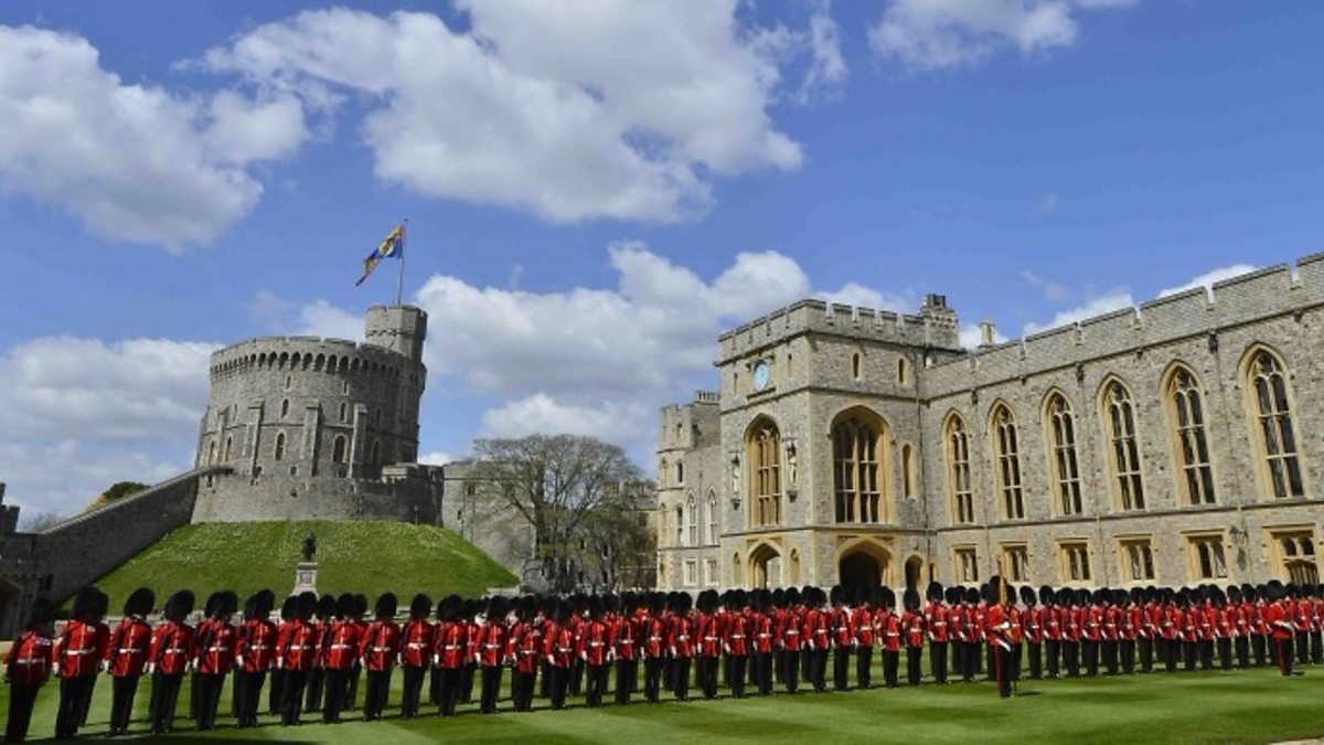 BBC Radio Berkshire - Sarah Walker, Windsor Castle & the Merchant Navy (03/09/2018), A Castle ...