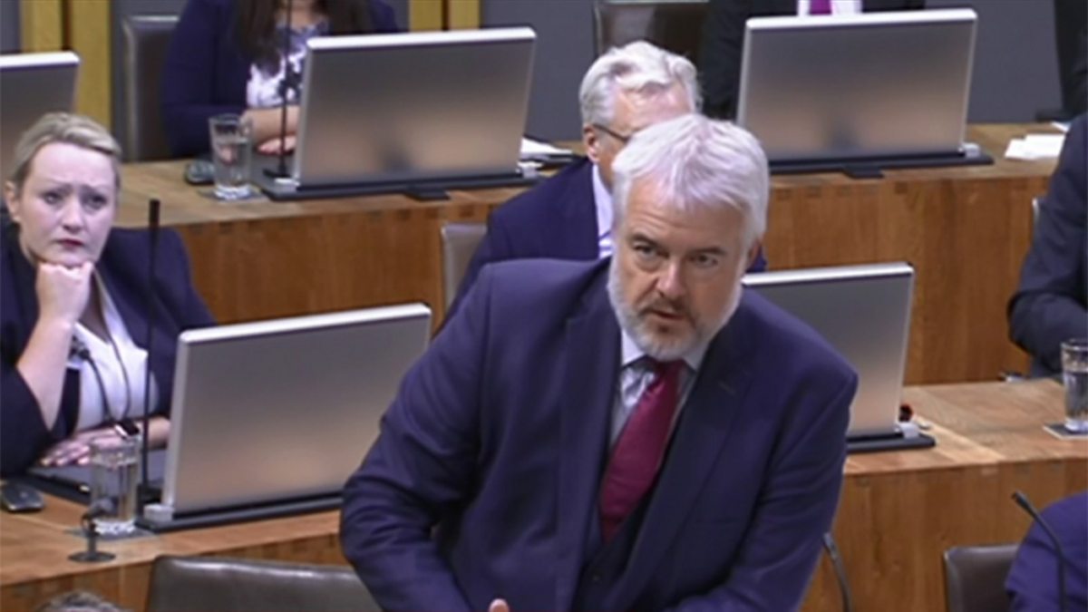 BBC Parliament - Welsh First Minister's Questions, 18/09/2018