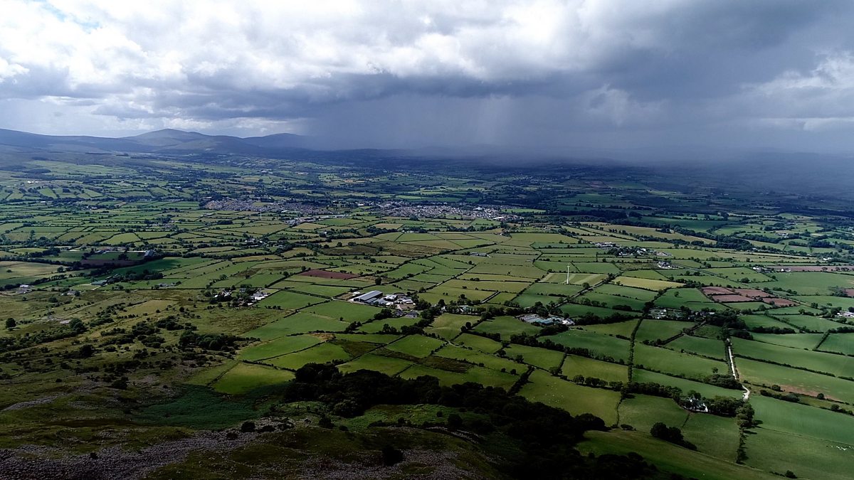 BBC - Radharcanna Rúnda, Dún Geimhin / Dungiven le Caitlín Ní Cheallaigh