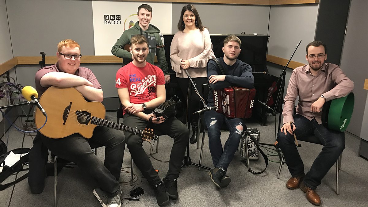 Célula somatica Armonioso traición BBC Radio Ulster - Folk Club with Lynette Fay, Folk and traditional music  from Ireland and beyond. New Irish band The Conifers are in session
