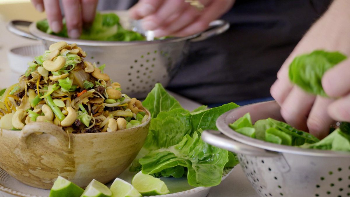 BBC Two Tom Kerridge's Fresh Start, Series 1, Be Healthy, Spicy beef stirfry, packed with veg BBC Two Tom Kerridge's Fresh Start, Series 1, Be Healthy, Spicy beef stirfry, packed with veg